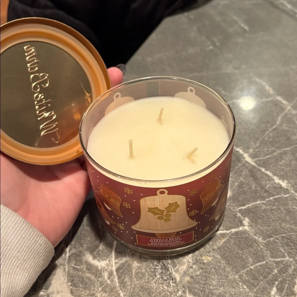 White Barn Vanilla Bean Marshmallow 3-Wick Candle NEW Cozy Scent
